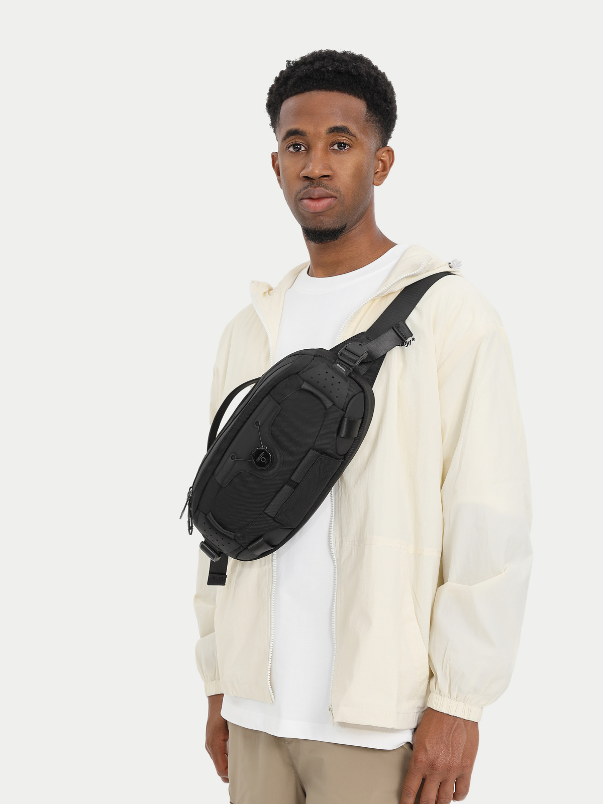 OZUKO Multi-function Chest Bag - Dual Phone Holder 评论和价格